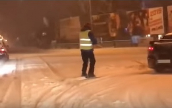 В Ужгороде засняли лыжника-"зацепера" (видео)