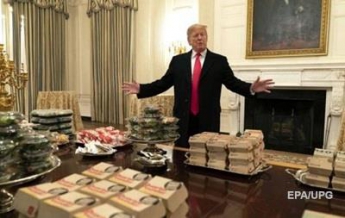 Трамп за свой счет заказал 300 гамбургеров в Белый дом