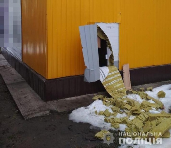 В Запорожской области двое парней обокрали магазин на 500 тысяч (Фото)