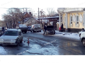 В Мелитополе произошло лобовое столкновение автомобилей (фото)