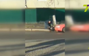 В Одессе водитель сбил мужчину, оттащил его на тротуар и уехал