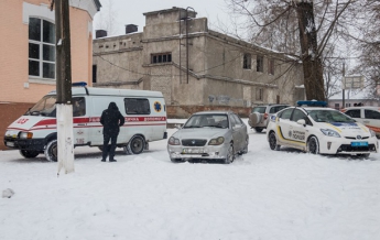 В школах Днепра и Харькова распылили газ (фото)