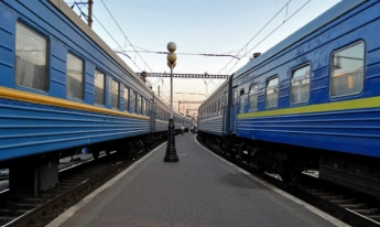 Укрзалізниця начала назначать дополнительные поезда к 8 Марта