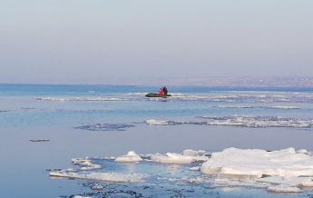 На Днестровском лимане со льдины спасли четырех детей