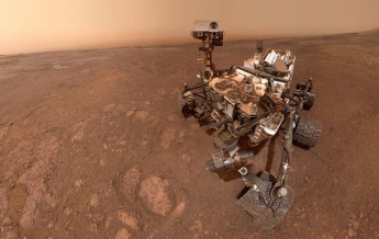 Марсоход Curiosity прислал новое "селфи"