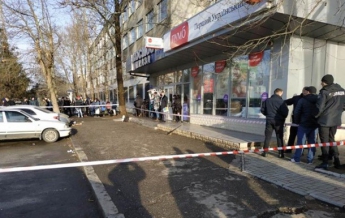 В Николаеве у здания суда расстреляли двух человек (фото)