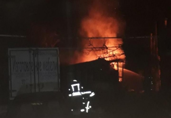 В Запорожье горела сауна: на месте работали 14 спасателей (Фото)