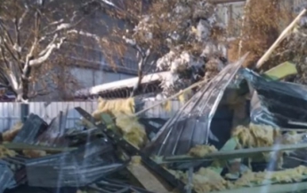 В Харькове обрушилась крыша гаражного кооператива: двое пострадавших (видео)
