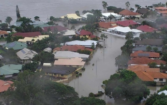 В Австралии город затопило водой с крокодилами