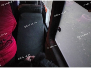 Развалюха со сломанным сиденьем и без поручней возит пассажиров в Мелитополе (фото)