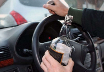 В Запорожье задержали пьяного водителя: алкоголь в его крови выше нормы в 20 раз (Видео)