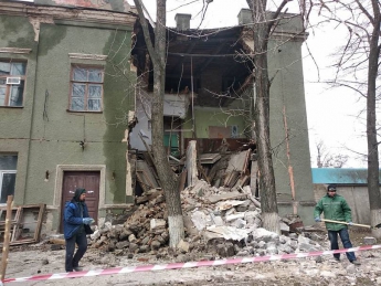 В Запорожской области рухнули 2 этажа завода (Фото)