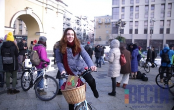 На Майдане велосипедисты поддержали всемирный флешмоб (фото)