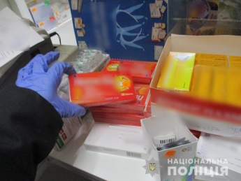 В Запорожье на живца полиция поймала аптекарей, продававших любимые таблетки наркоманов (ФОТО)