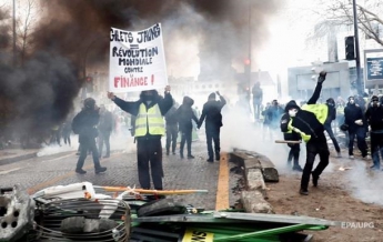 Во Франции вынесли приговоры 1800 участникам протестов