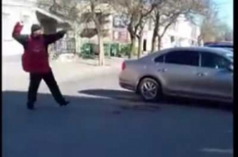 В Мелитополе по улице летали опасные предметы (видео)