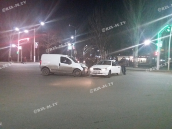 В Мелитополе такси попало в аварию (фото, видео)