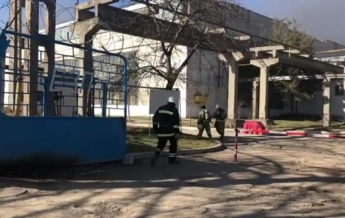 В Крыму пожар на заводе пластмасс (видео)