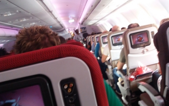 Пассажирский самолет превысил скорость звука