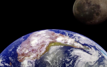 Луна находится в земной атмосфере - ученые
