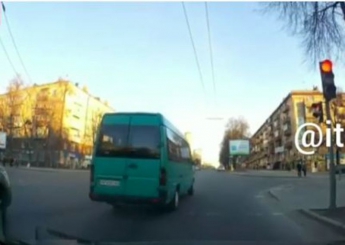 Запорожские полицейские отыскали водителя, которого сделали "звездой" Instagram