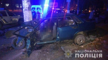 Смертельное ДТП в Одессе: двое мужчин погибли, врезавшись в столб