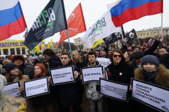 По всей России тысячи людей вышли на марш Немцова: фото и видео