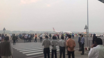 В Бангладеш захватили Boeing со 140 пассажирами на борту
