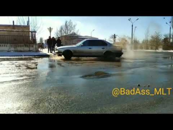 В Мелитополе водитель устроил дрифтинг на узких улицах (видео)