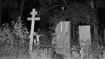Разоритель могил орудовал на кладбище ночью