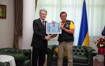 Ющенко побил мировой рекорд по коллекции рушников (фото)