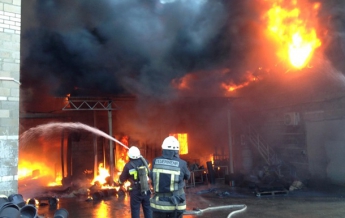 В Днепропетровской области горит завод