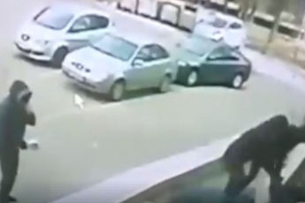 Опубликовано видео избиения запорожского общественника