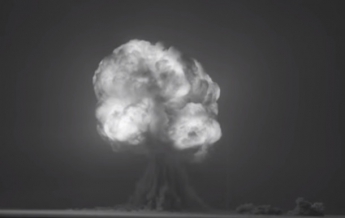 Видео первого ядерного взрыва отреставрировали (видео)