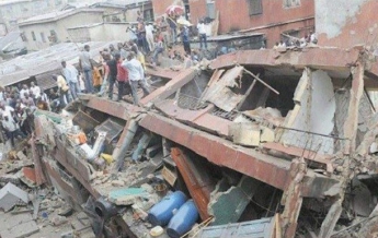 ЧП в Нигерии: обрушилась школа, под завалами более ста человек (фото, видео)