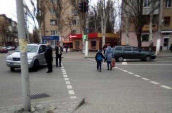 Маневр на желтый закончился столкновением - опубликовано видео ДТП в центре города