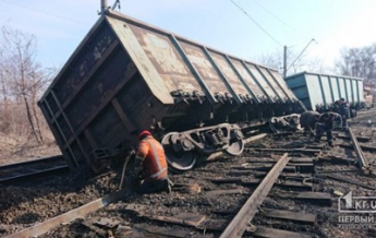 В Днепропетровской области поезд сошел с рельсов из-за кражи