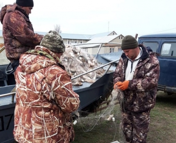 Рыбалка на 130 тысяч гривен - задержаны браконьеры, промышлявшие в Строгановке (фото)