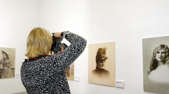 В Харькове открыли уникальную фотовыставку женских портретов