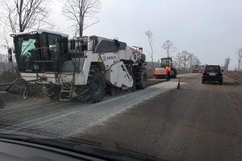 Омелян объявил начало эры бетонных дорог в Украине: фото, видео