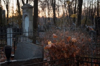 В Запорожской области на кладбище нашли мертвого мужчину