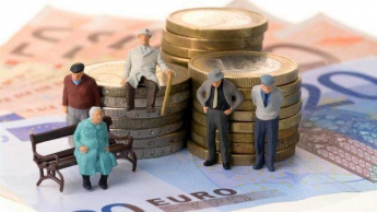 В Украине вводят ежегодное повышение пенсионного возраста: суть проекта