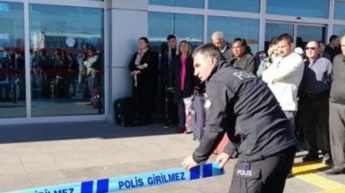В аэропорту полицейские устроили перестрелку, есть пострадавшие