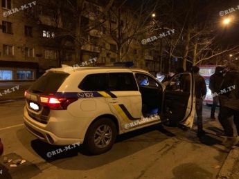 Сотрудники СБУ и ГБР задержали на взятке в центре Мелитополя патрульных полиции (добавлено фото)