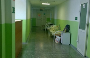 В одной из больниц Запорожской области больных лечат в коридорах