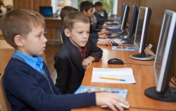 Кабмин выделил миллион на компьютеризацию школ