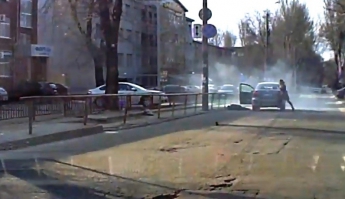 В центре Запорожья ребенок попал под колеса авто (Видео)