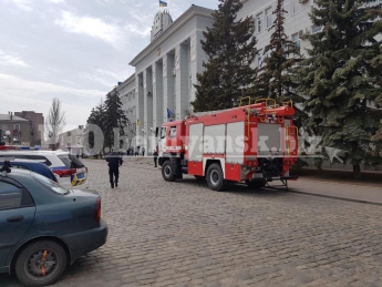 На запорожском курорте эвакуировали сотрудников мэрии (фото)