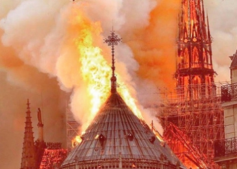 Пожар в Нотр-Дам де Пари: каким был легендарный Собор Парижской Богоматери до трагедии (фоторепортаж)