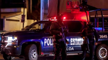 В Мексике мужчина расстрелял посетителей бара